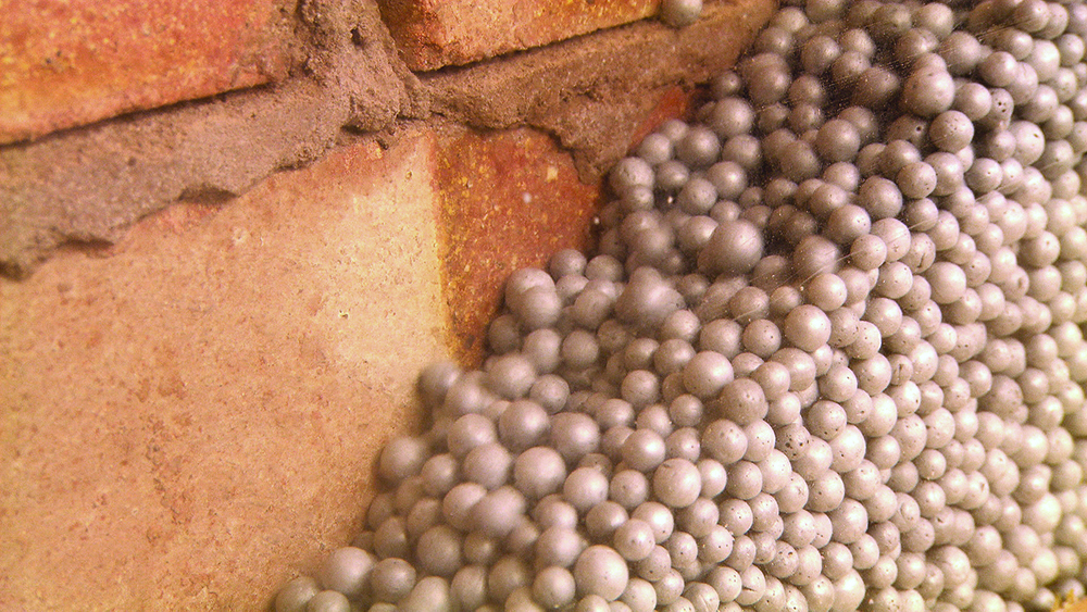 airpop (expanded polystyrene, EPS) Beads flow effectively into every part of the cavity